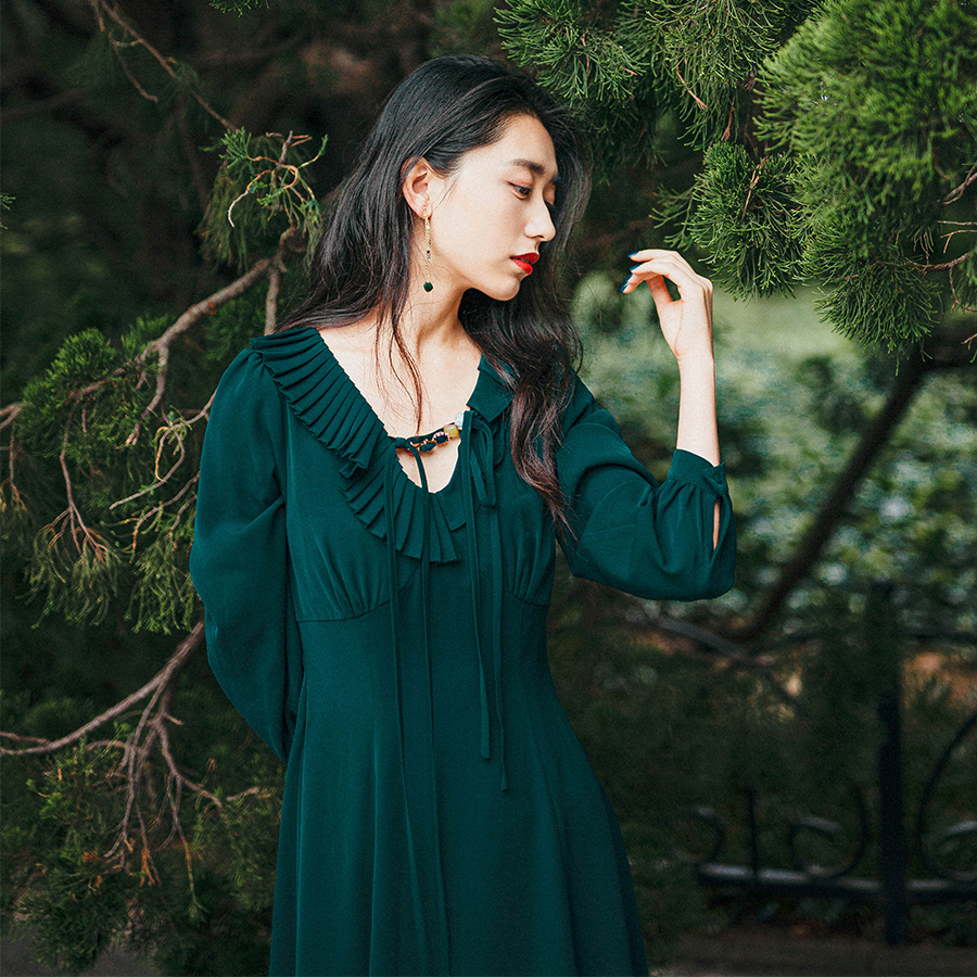 撒哈拉原创《莫失莫忘》美得惊心动魄撞色纽扣祖母绿曼舞复古长裙