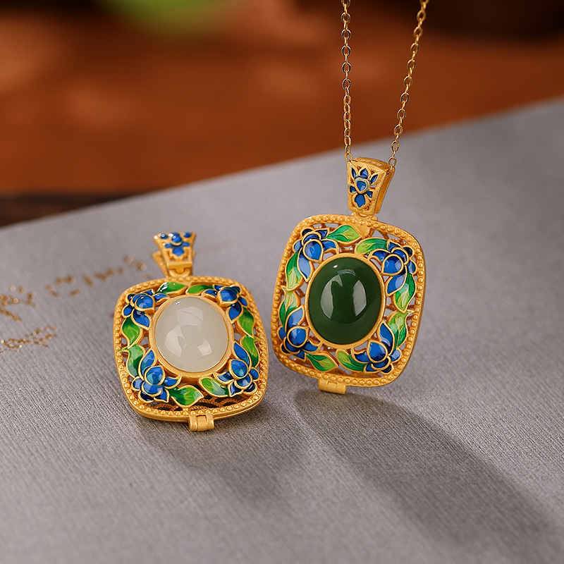 通体S925纯银镀金景泰蓝和田玉碧玉蛋面镂空花朵树叶香囊盒吊坠