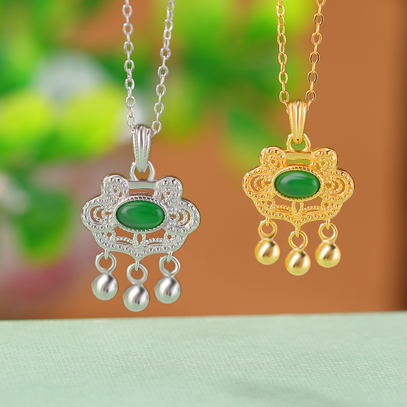 通体S925纯银镀金翡翠绿翡翠复古如意蛋面镂空铃铛吊坠气质挂坠
