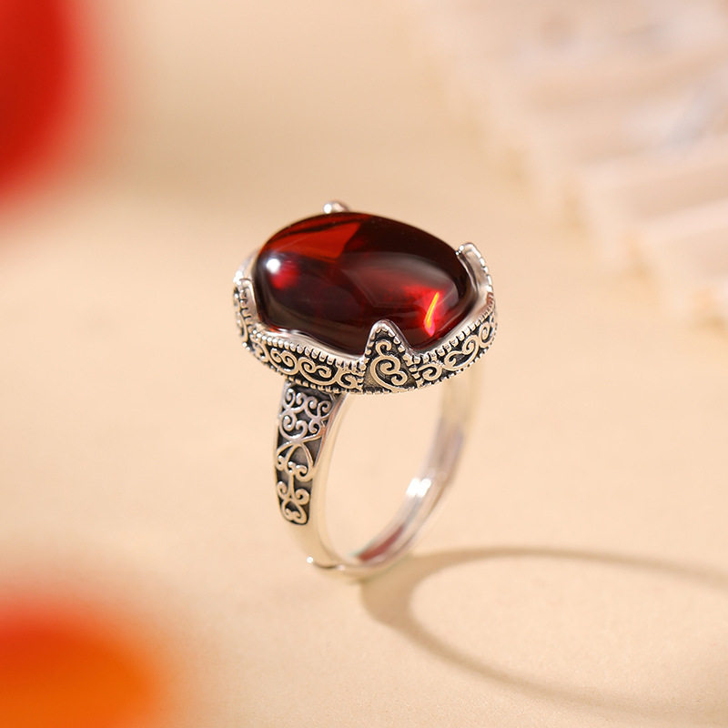 通体纯银S925纯银血珀复古做旧吉祥如意蛋面戒指民族风气质银指环