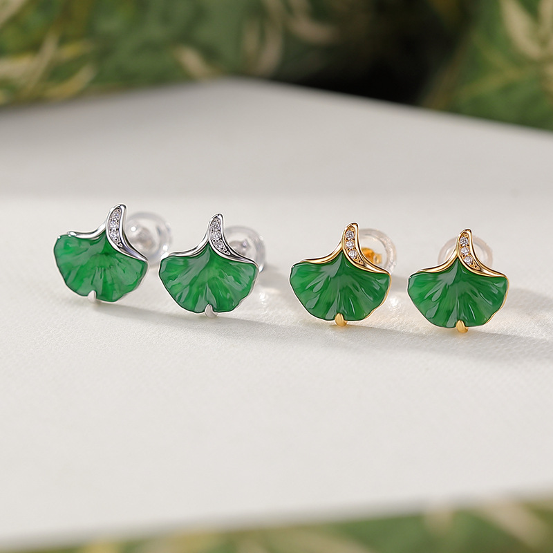 通体天然翡翠S925纯银镀金银杏叶雕刻轻奢高级感银耳钉耳饰