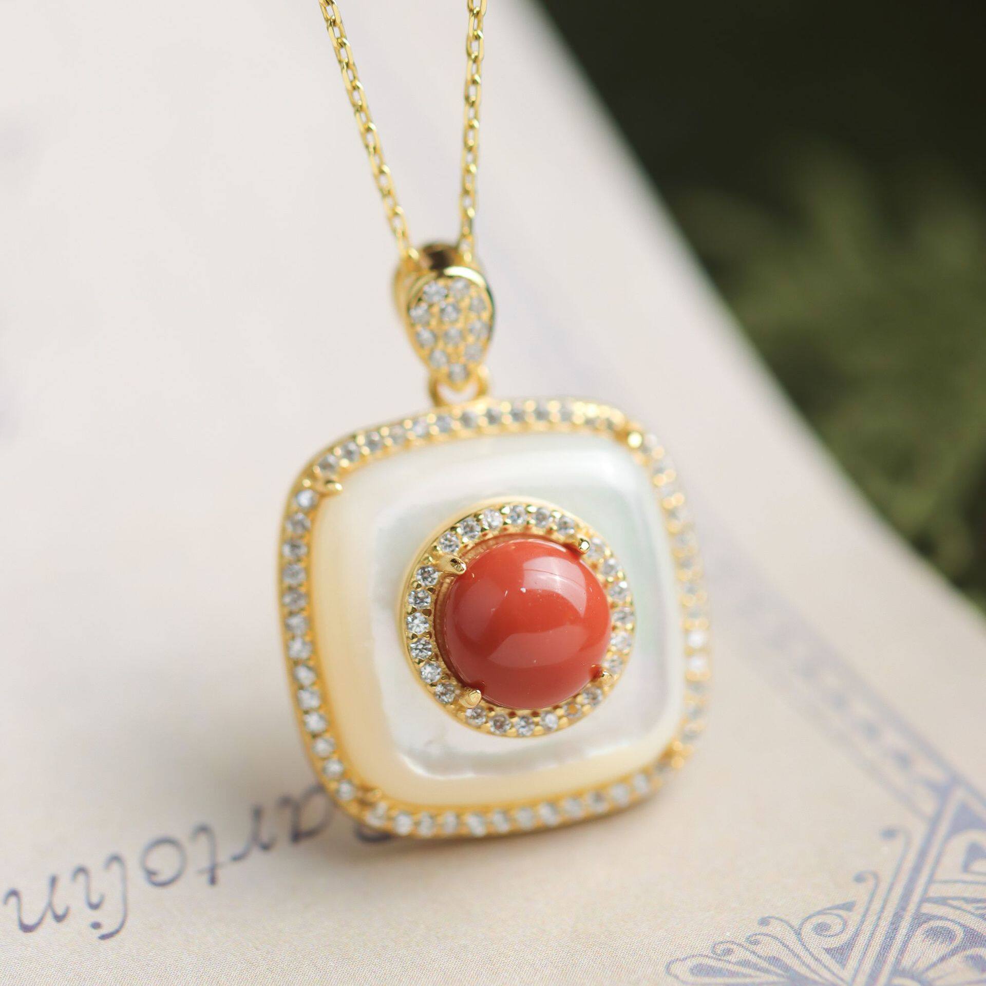 S925纯银镀金镶嵌白贝母玛瑙吊坠方糖轻奢高级中古珠宝玉石女项链