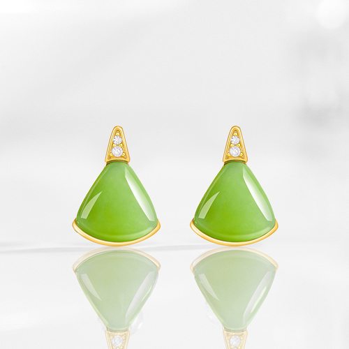 菠菜绿天然老料和田玉碧玉耳钉女款S925银镶玉石气质简约耳坠