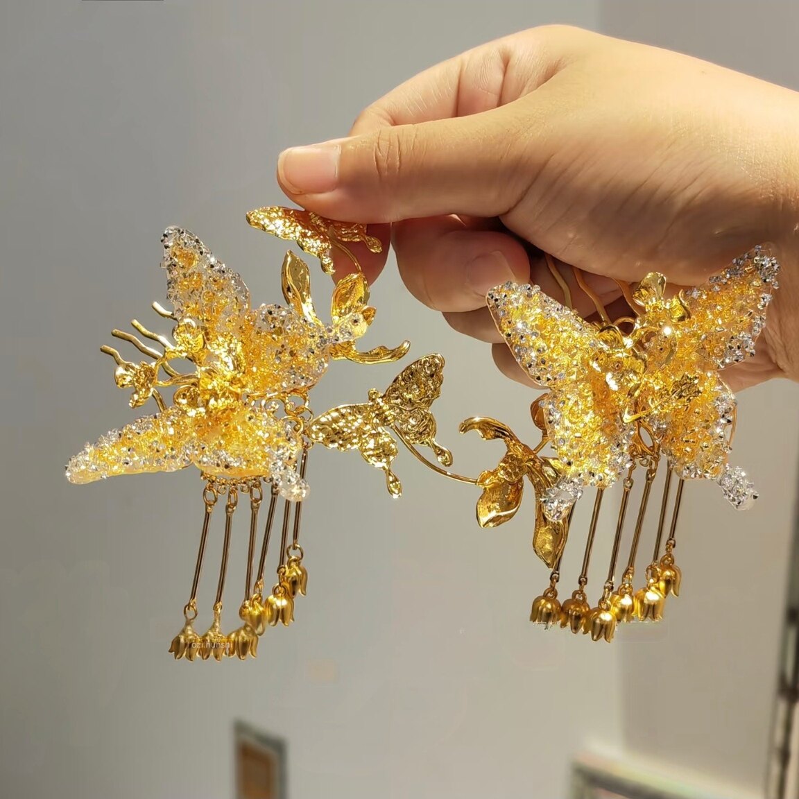 中式金色蝴蝶发饰重工流苏发钗侧边鬓角新娘龙凤褂配饰结婚头饰