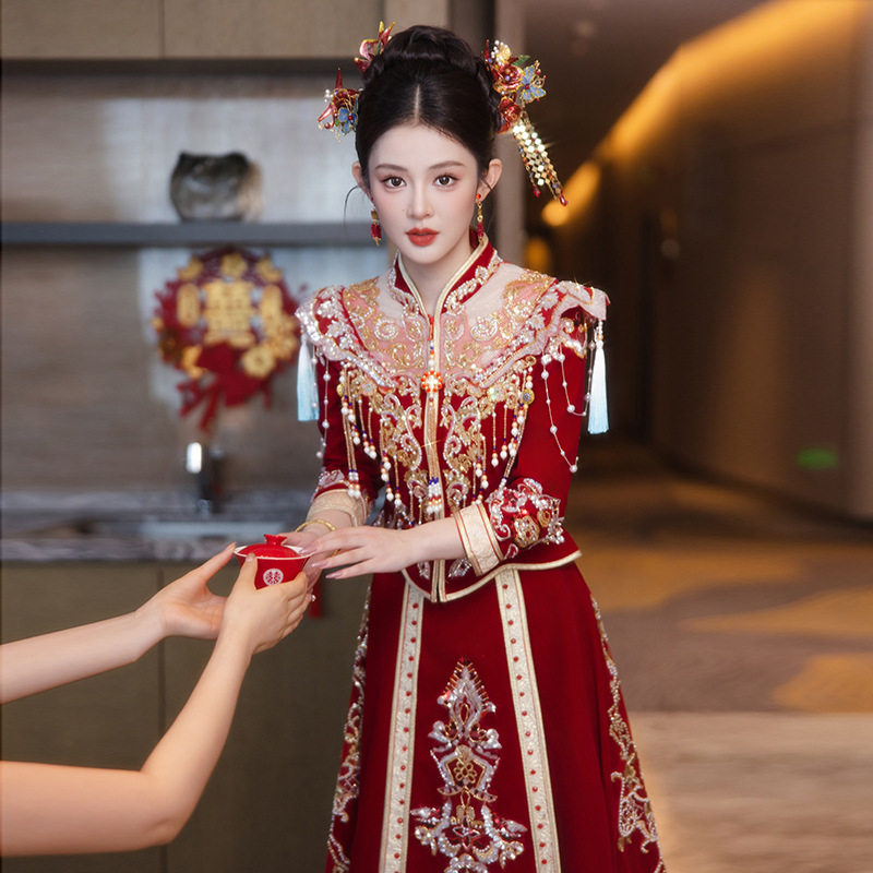高级感结婚秀禾服2026新款新娘凤冠霞帔中式婚服丝绒小个子礼服女图片