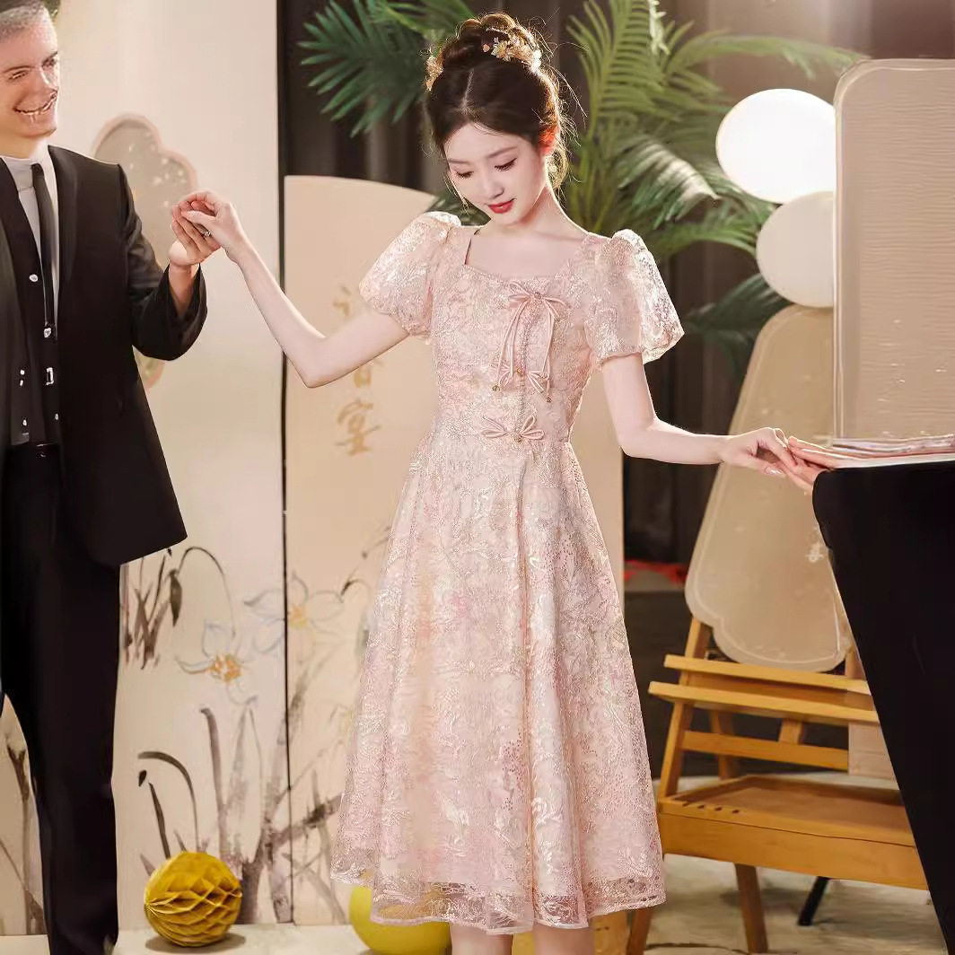 敬酒服新娘2026新款订婚礼服裙女夏天平时可穿高级感新中式方领口图片