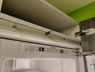 海蒂诗海蒂诗原装进口冰箱电动反弹器一按即开冰箱一按即可无拉手