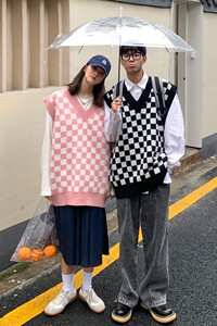 情侣装秋冬 v领棋盘格无袖背心宽松情侣毛衣 H680 P65控78 女类图片