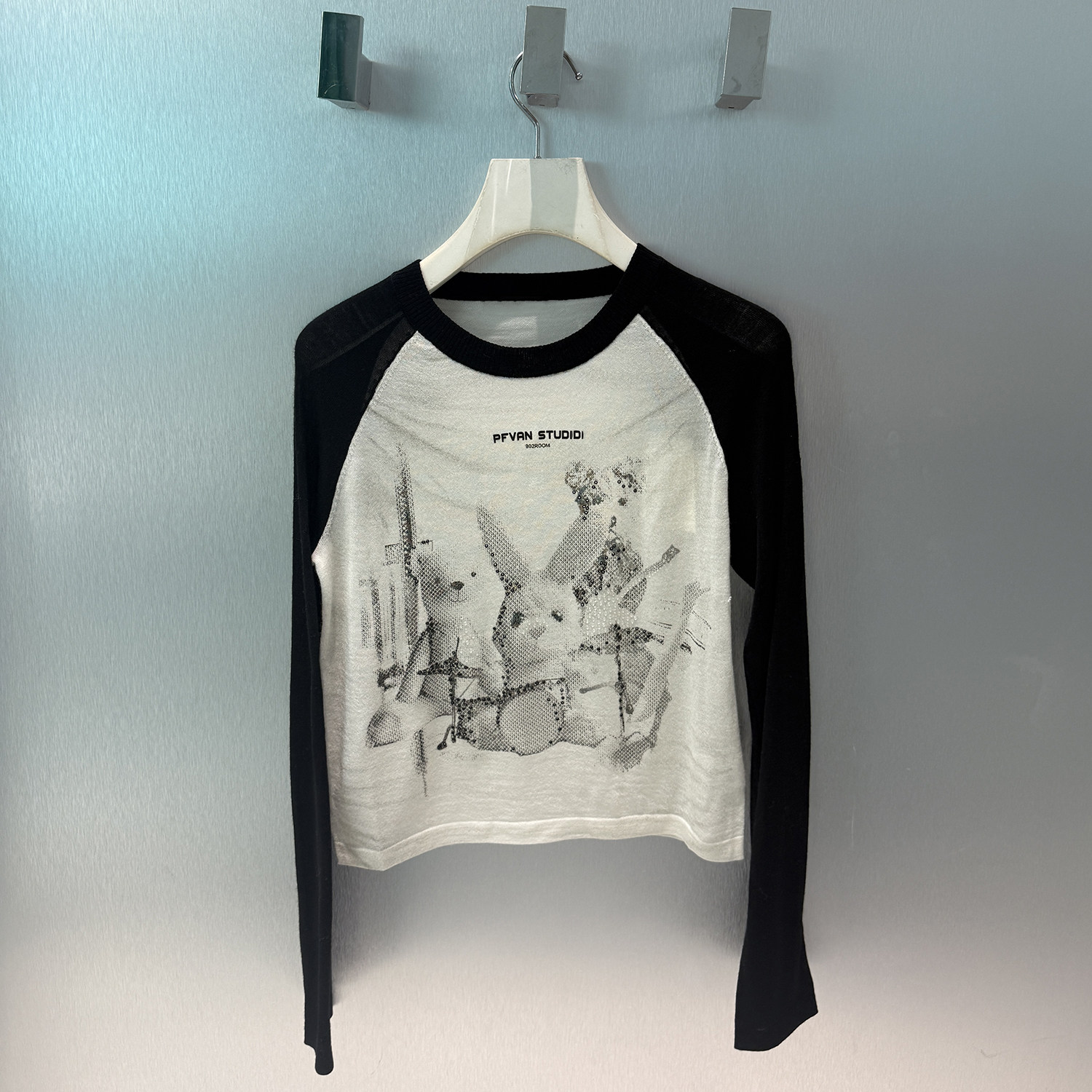 深圳南油高端女装2025冬季新款设计师款撞色短款插肩袖针织T恤女