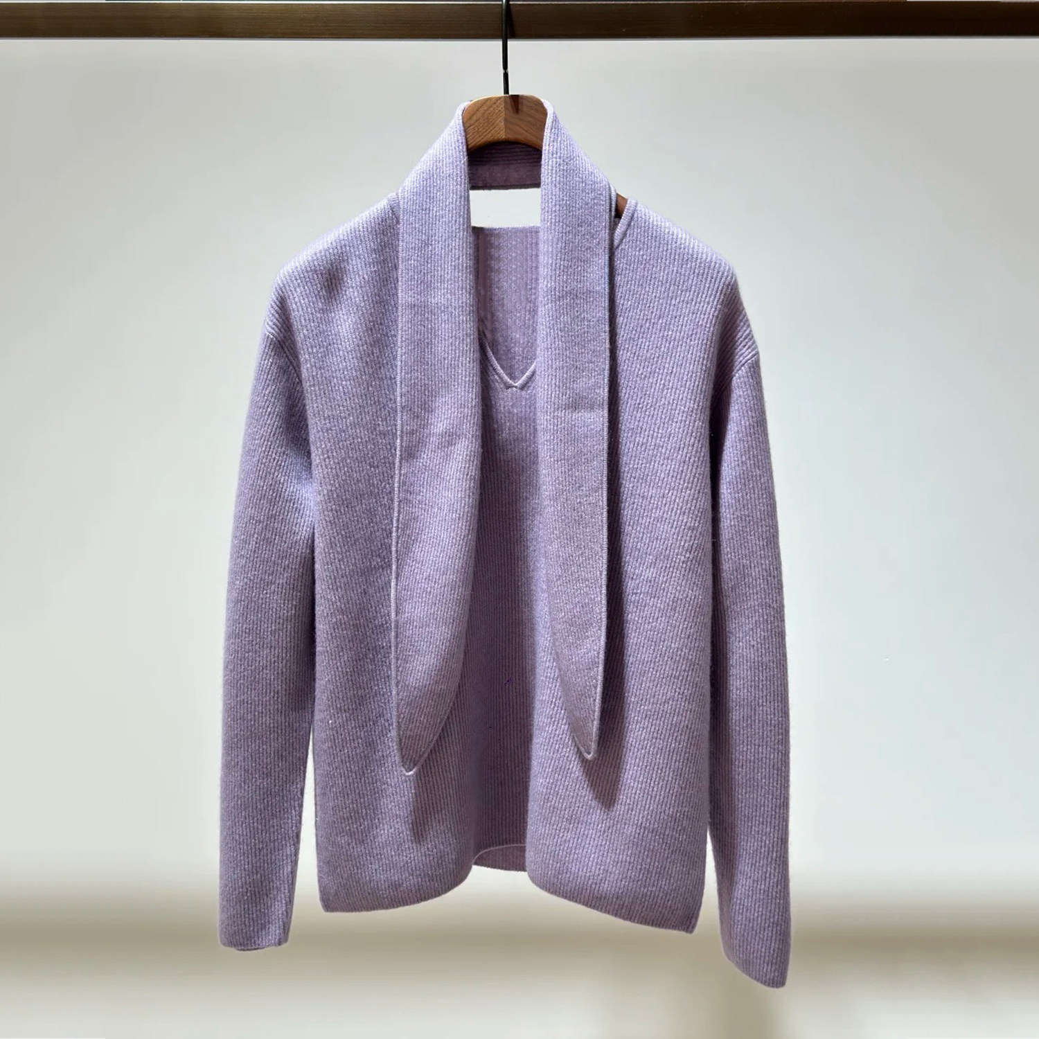 深圳南油高端女装2026春季新款温柔慵懒风紫色宽松百搭毛针织衫女