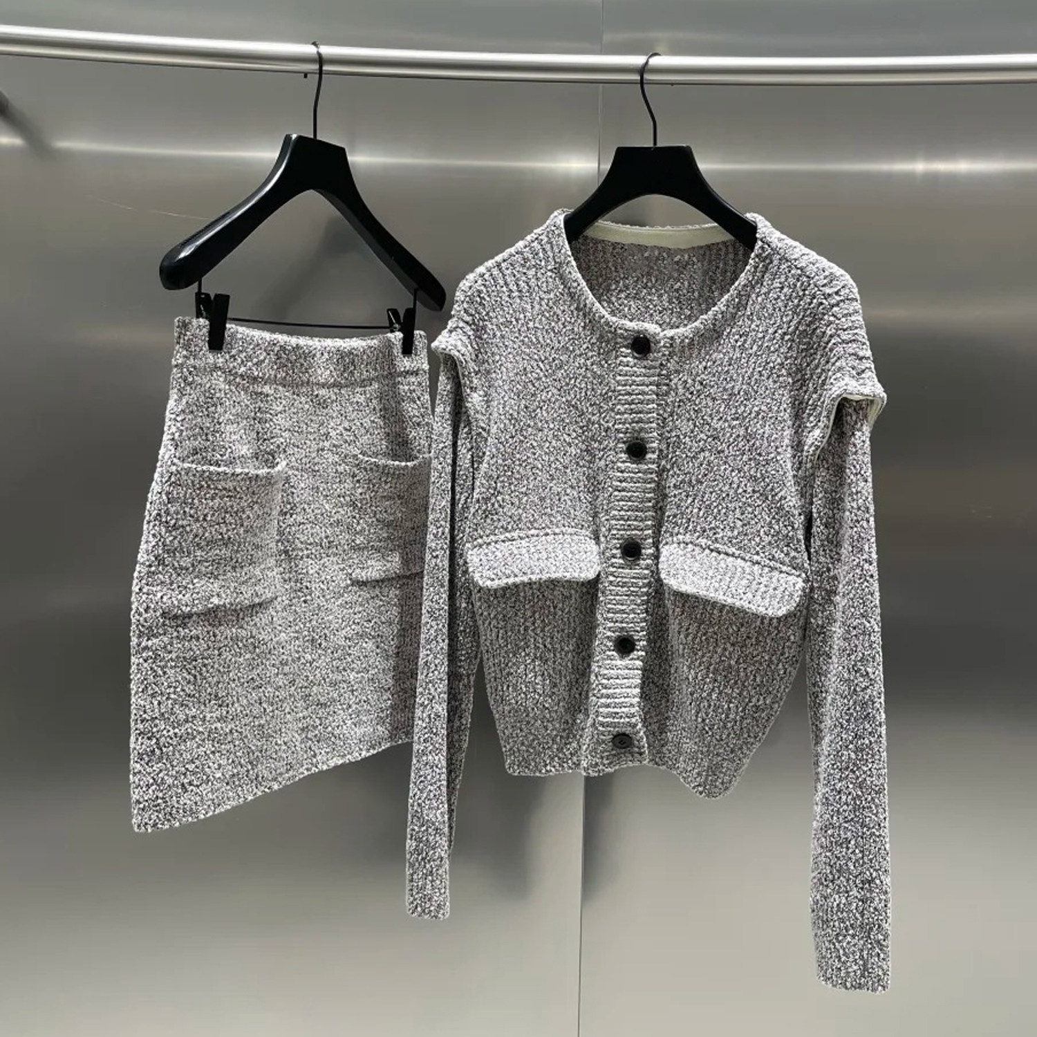 深圳南油高端女装2026春季新款小香风轻奢针织上衣搭半身裙套装女