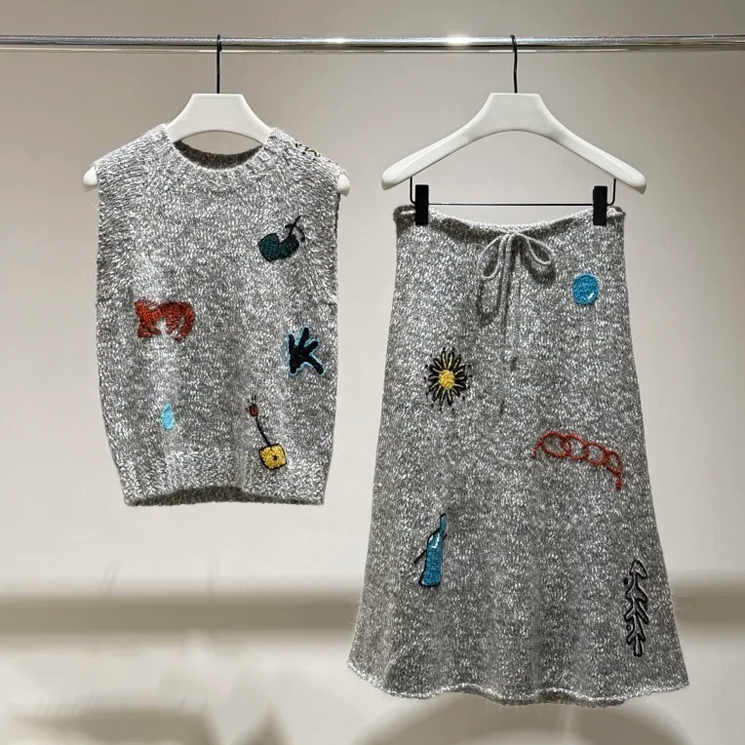 深圳南油高端女装2026春季新款软糯小众气质针织背心搭时尚半身裙,女装/女士精品,时尚套装,淘宝优惠券,粉丝福利购,淘宝优惠卷