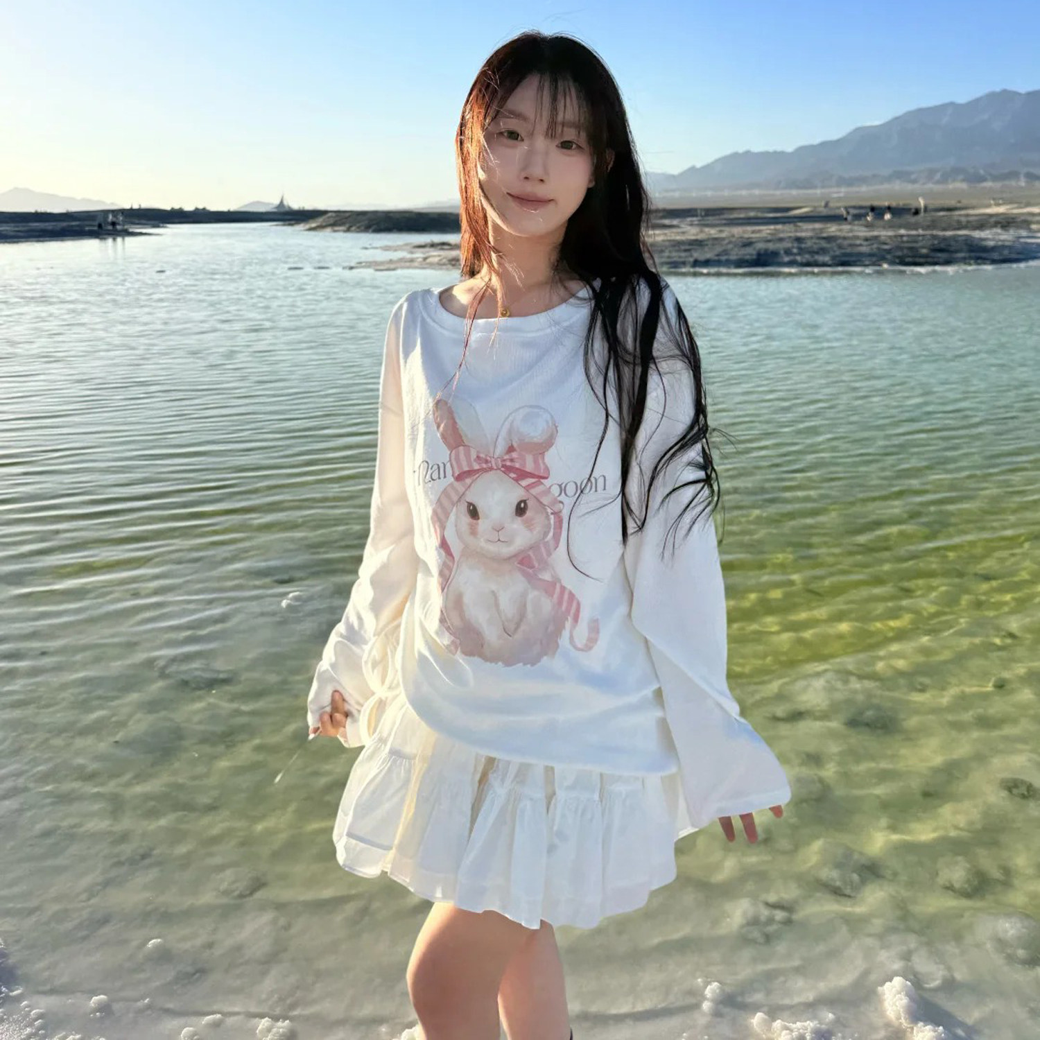 韩系甜美风可爱蝴蝶结兔兔印花斜肩抽绳长袖甜美辣妹宽松上衣女潮