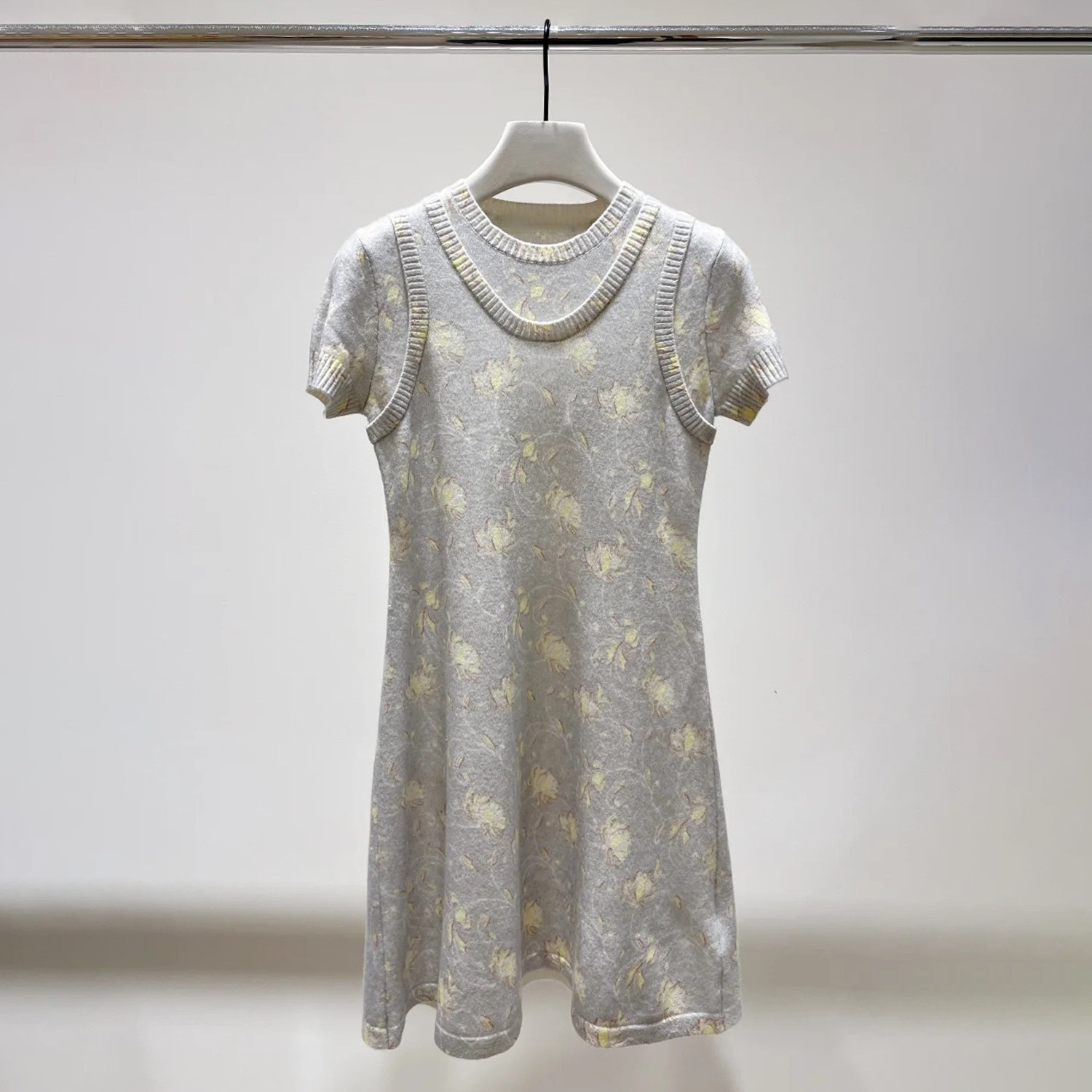 深圳南油高端女装2026春季新款法式小香风印花假两件针织连衣裙女