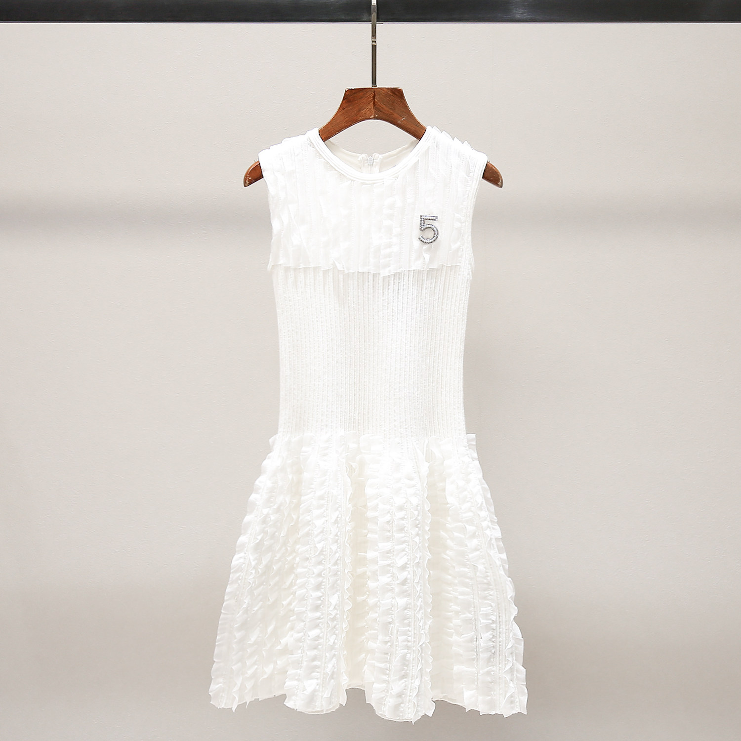 [现货]深圳南油高端女装2025秋季新款优雅气质修身蓬蓬背心连衣裙