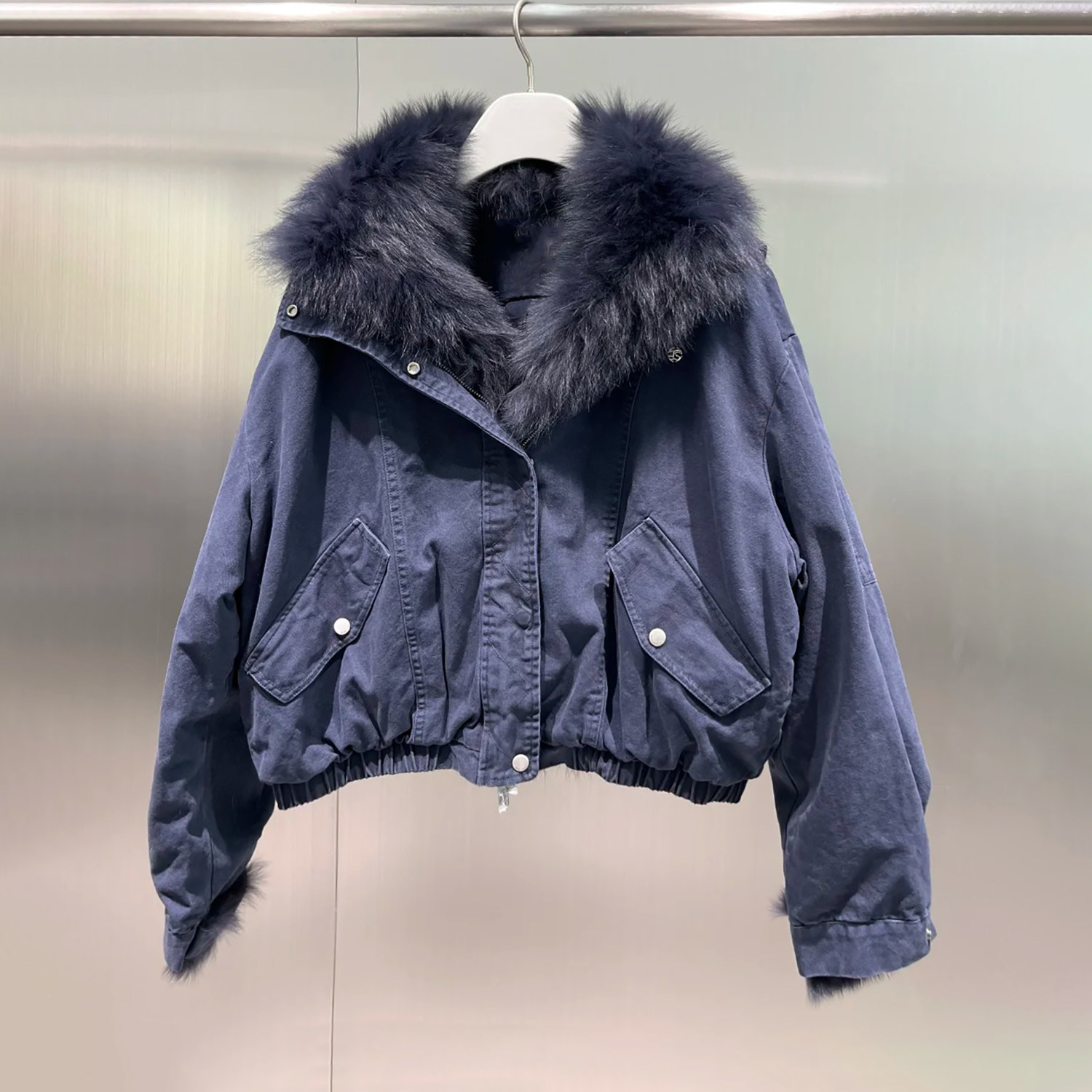 现货】深圳南油高端女装25冬季新款拼接狐狸毛领夹克短款棉服外套