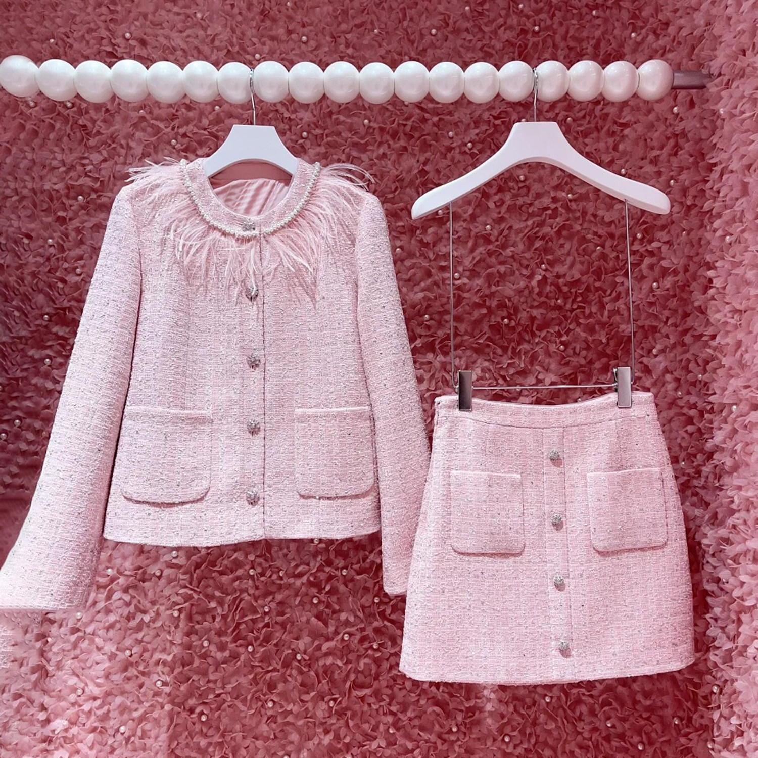 深圳南油高端女装2026春季新款小香风亮钉珠外套搭A字半身套装女