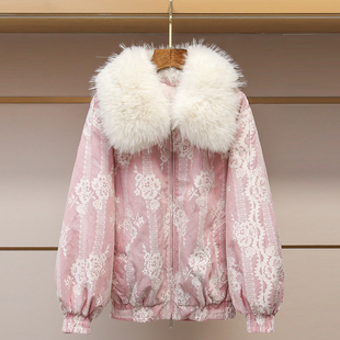 深圳南油高端女装2025冬季新款蕾丝复合大翻毛领粉色羽绒服派克服