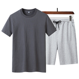 深灰上衣+灰色短裤