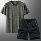 军绿色
