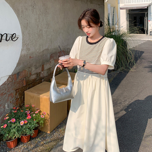 韩版条纹拼接连衣裙女春夏2025年新款温柔风遮肚子减龄宽松A裙子图片
