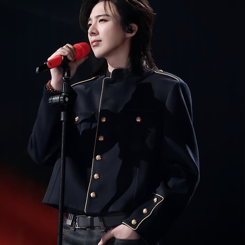 尚品刘宇宁同款小香风外套男士工装金排扣立领短款帅气西装垫肩夹