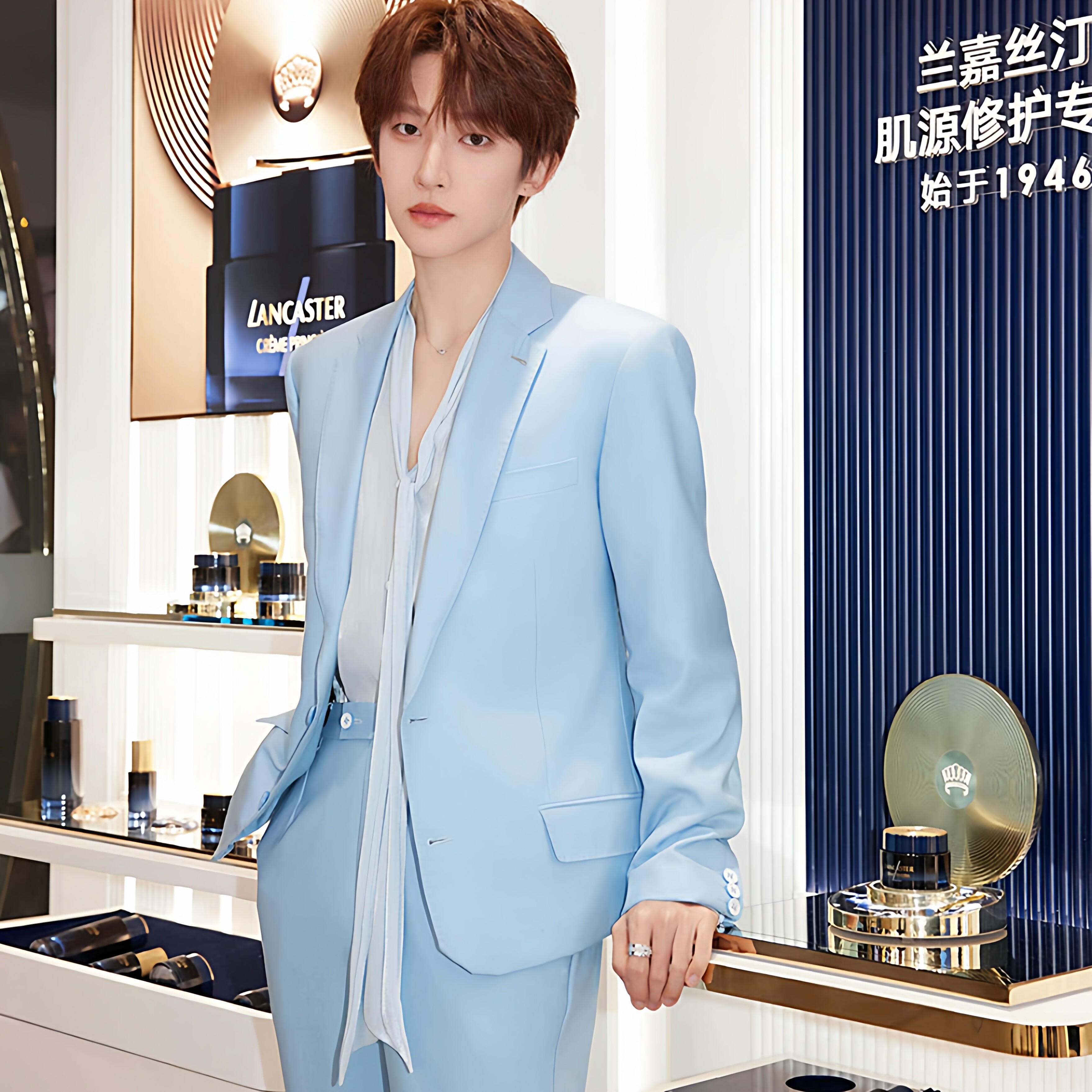 刘宇明星同款浅蓝色男士西服外套清新脱俗韩版修身气质垫肩西装男