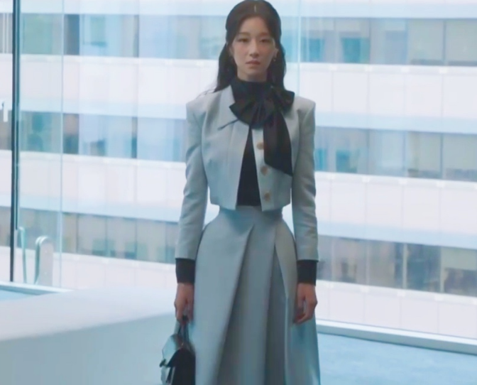 正品欧代2022韩剧夏娃徐睿知同款浅蓝色短款小西装外套中长款半身