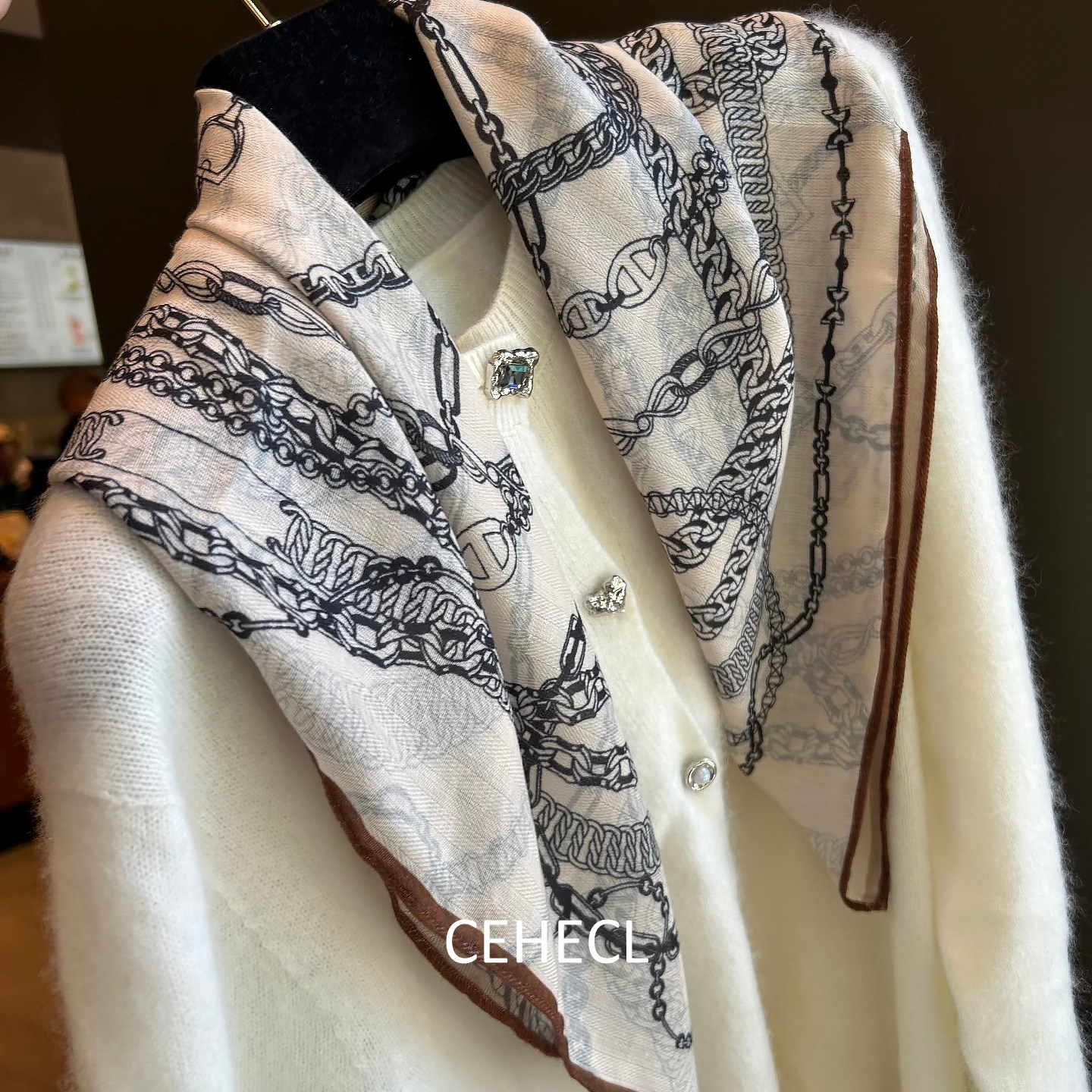 赛赫琳法式文艺棉麻小方巾女秋冬复古链条印花小领巾减龄护颈丝巾,服饰配件/皮带/帽子/围巾,围巾/丝巾/披肩,淘宝优惠券,粉丝福利购,淘宝优惠卷