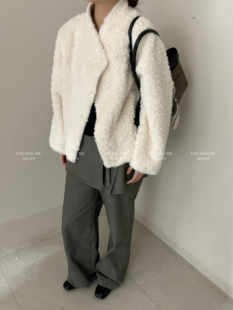 宽松加厚保暖羊羔毛上衣 新款 1355韩版 气质牛角扣皮毛一体外套冬季