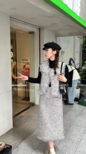 23519 秋季法式小香风三件套流苏粗花呢马甲+半身裙半高领长袖T恤