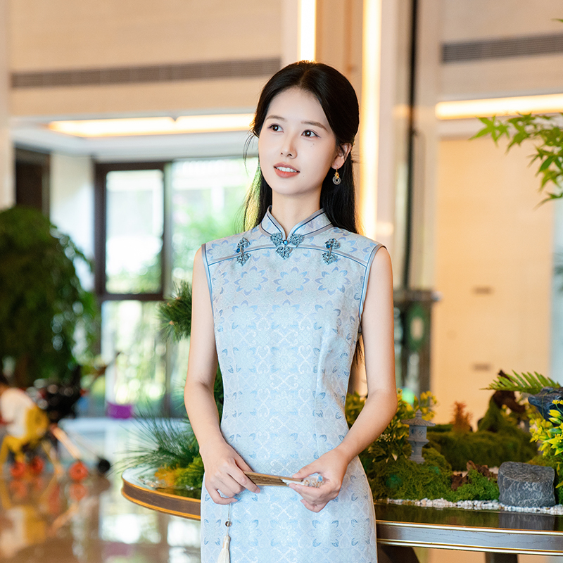 新中式改良旗袍女订婚礼服敬酒服