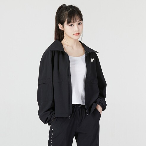轻便UA安德玛女运动梭织夹克
