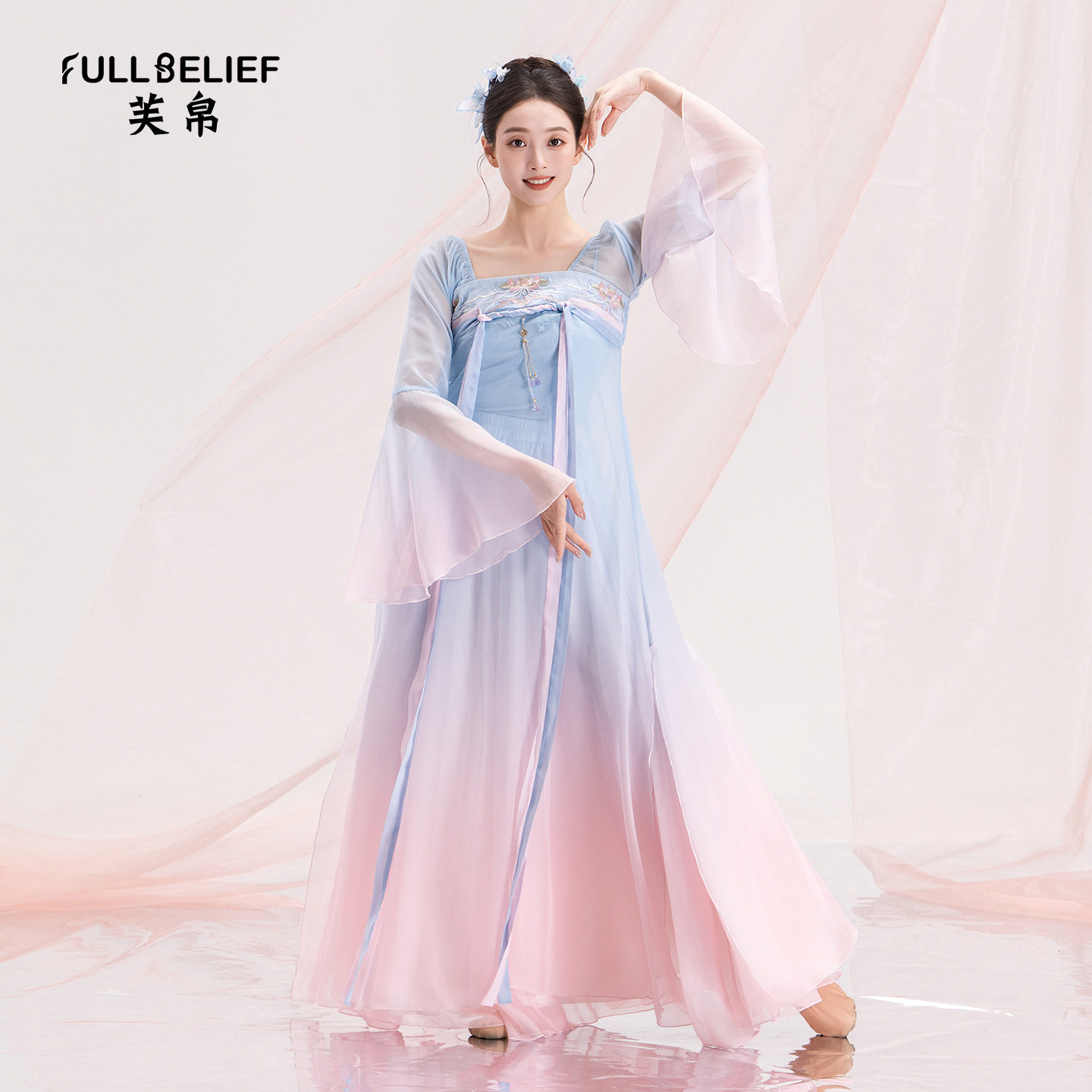 蓝色渐变古典舞蹈服装汉唐风飘逸演出服练功服纱衣改良齐胸襦裙