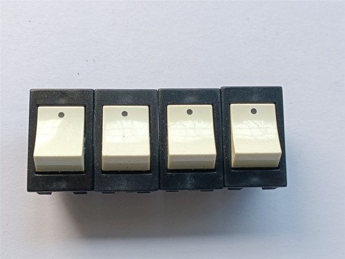 KCD8-2X2 船型开关 电源翘板开关 32*20mm 6脚2档 10A 250VAC