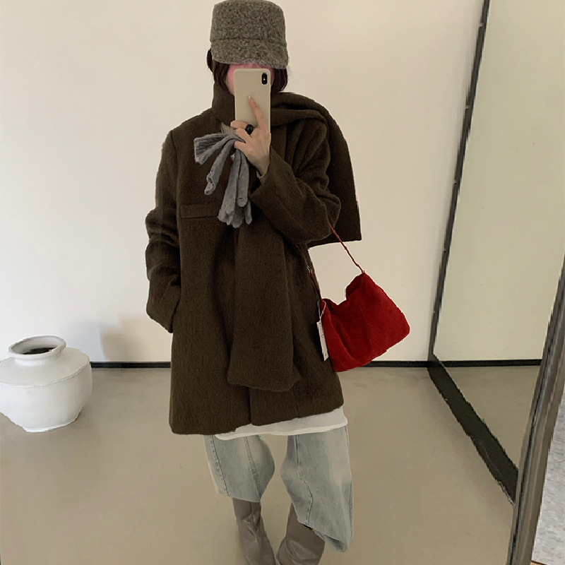 2025冬季新款韩系复古高级气质显瘦中长款带围巾羊毛呢大衣外套女