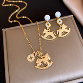 Red Horse Pearl 18K Coin Plated Stud Gold Necklace Set