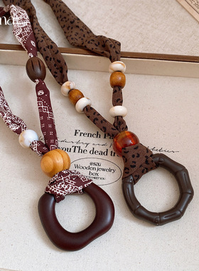 复古镂空木质圆环吊坠项链
