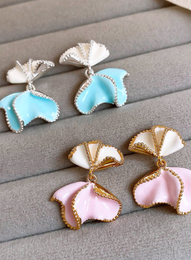 18K Gold Enamel Twisted Flower Stud Earrings