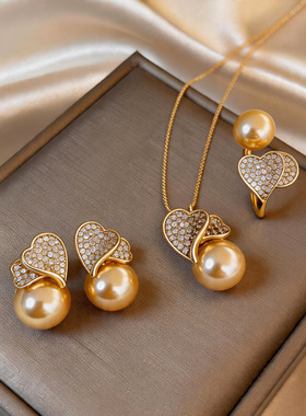 法式轻奢感爱心珍珠项链耳钉戒指