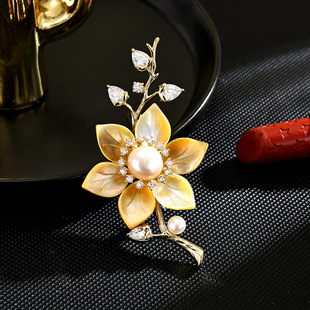Brooch Natural Pearl Shell Lapel Blossom Vintage Pin Peach