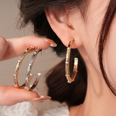 欧美跨境锆石条纹交叉c形耳钉