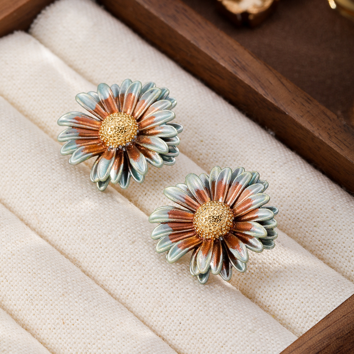 双色雏菊耳饰轻奢高级感秋冬耳饰