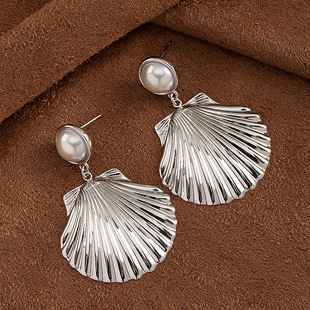 Holiday Earrings Style Luxury Studs Shell Minimalist Pearl