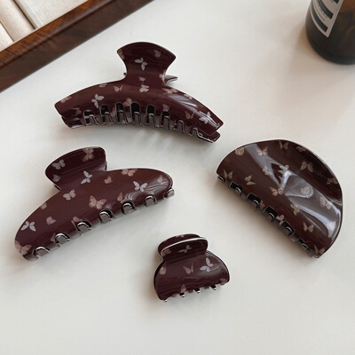 简约咖色抓夹蝴蝶印花盘发鲨鱼夹