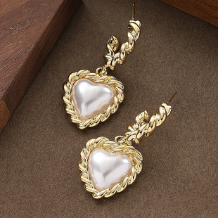 French Elegant Heart Pearl Hoop Earrings - Silver Needle