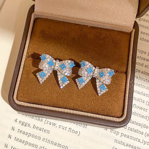 锆石蝴蝶结花朵耳骨夹