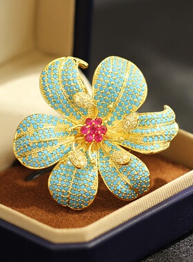 重工满镶绿松石色彩宝花朵胸针