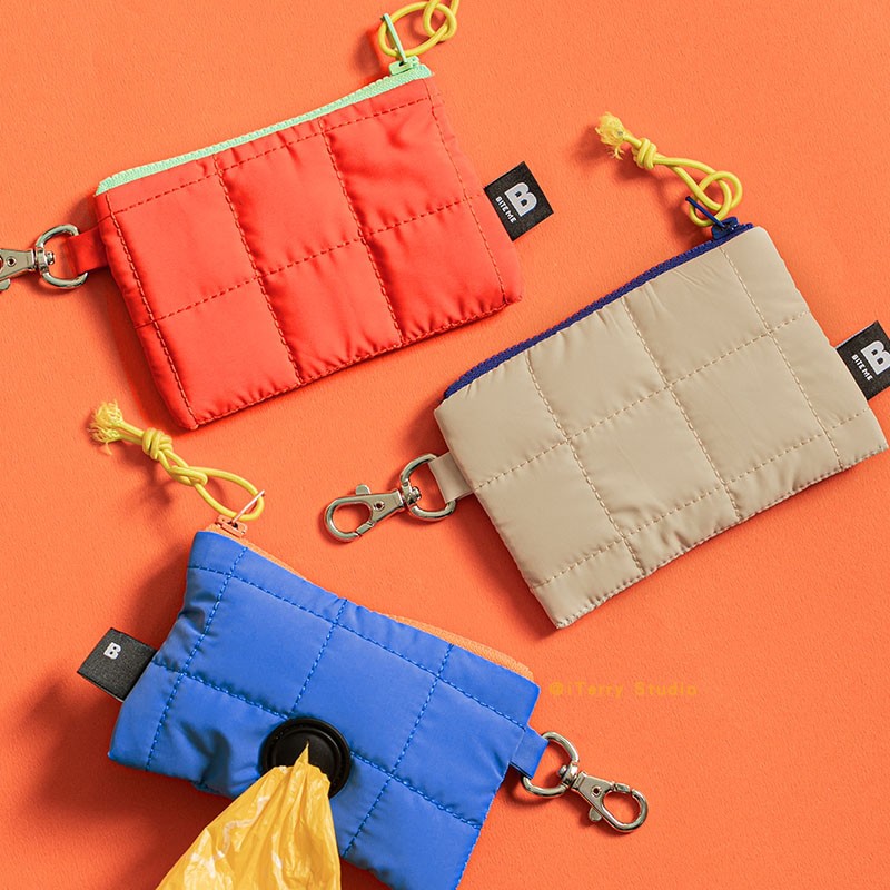 [现货]韩国BITEME时尚可爱零钱包遛狗拾便包铲屎包挂包装饰通用