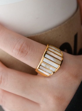 设计感白贝母贝壳宽版夸张戒指